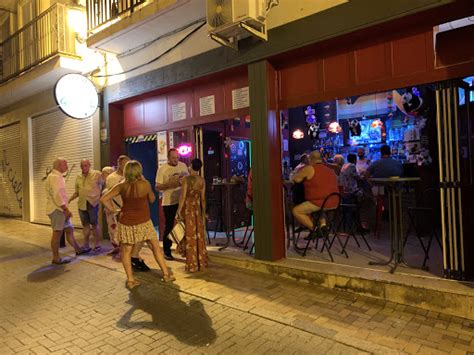 bares gays benidorm|Guia de bares gay e vida noturna para gays em Benidorm